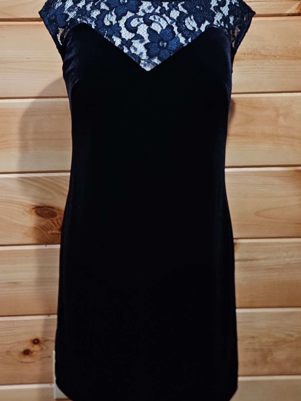 Tinley Road Blue Velvet Mini Dress with Lace Detail Size M
